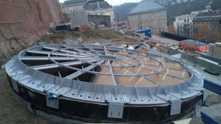 Speciális ívelt acélszerkezet építés - TetőDoktor referencia